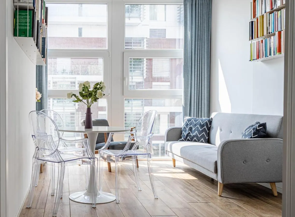 Luxnest I Porta Nuova Milan - Via Pirelli Apartment 0*,
