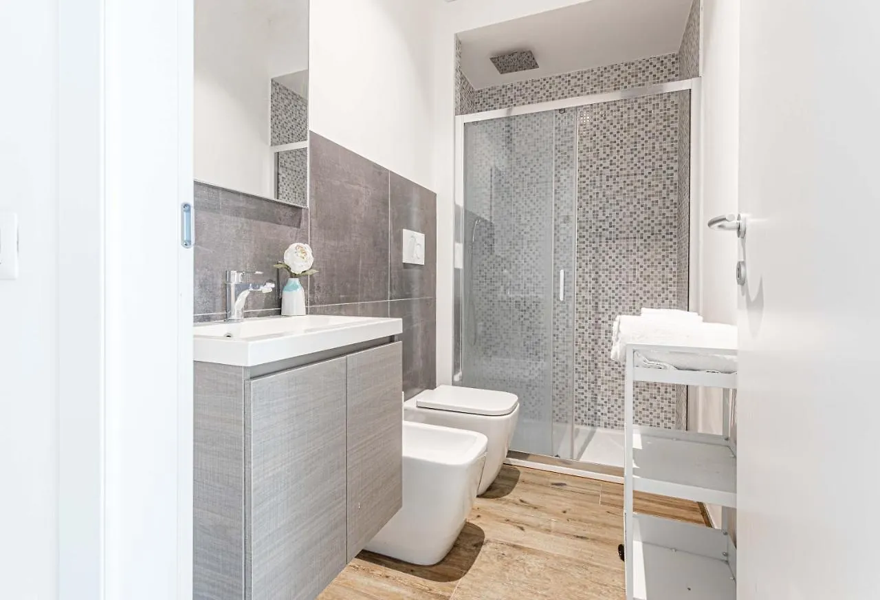 Luxnest I Porta Nuova Milan - Via Pirelli Apartment Italy